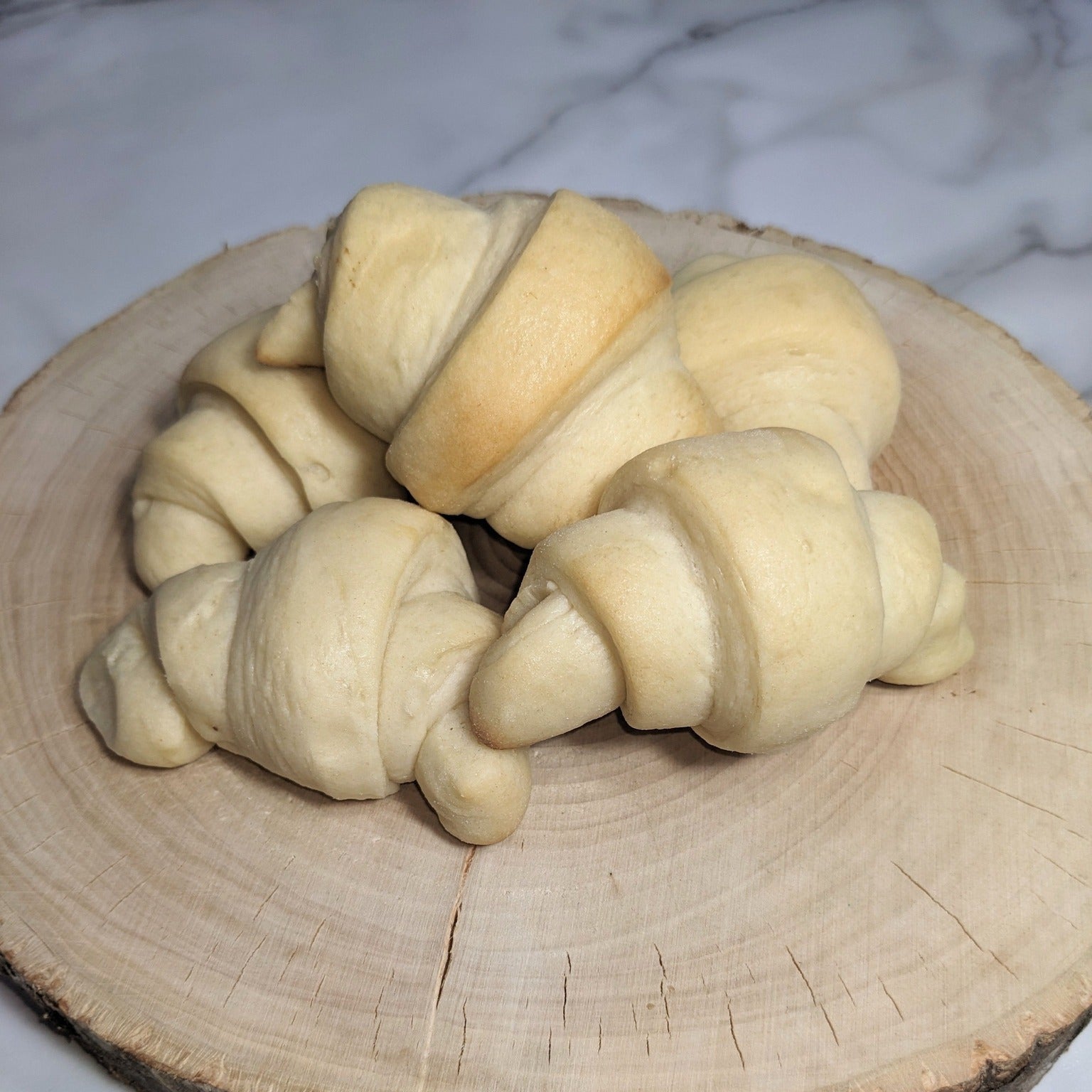 Image of several crescent rolls